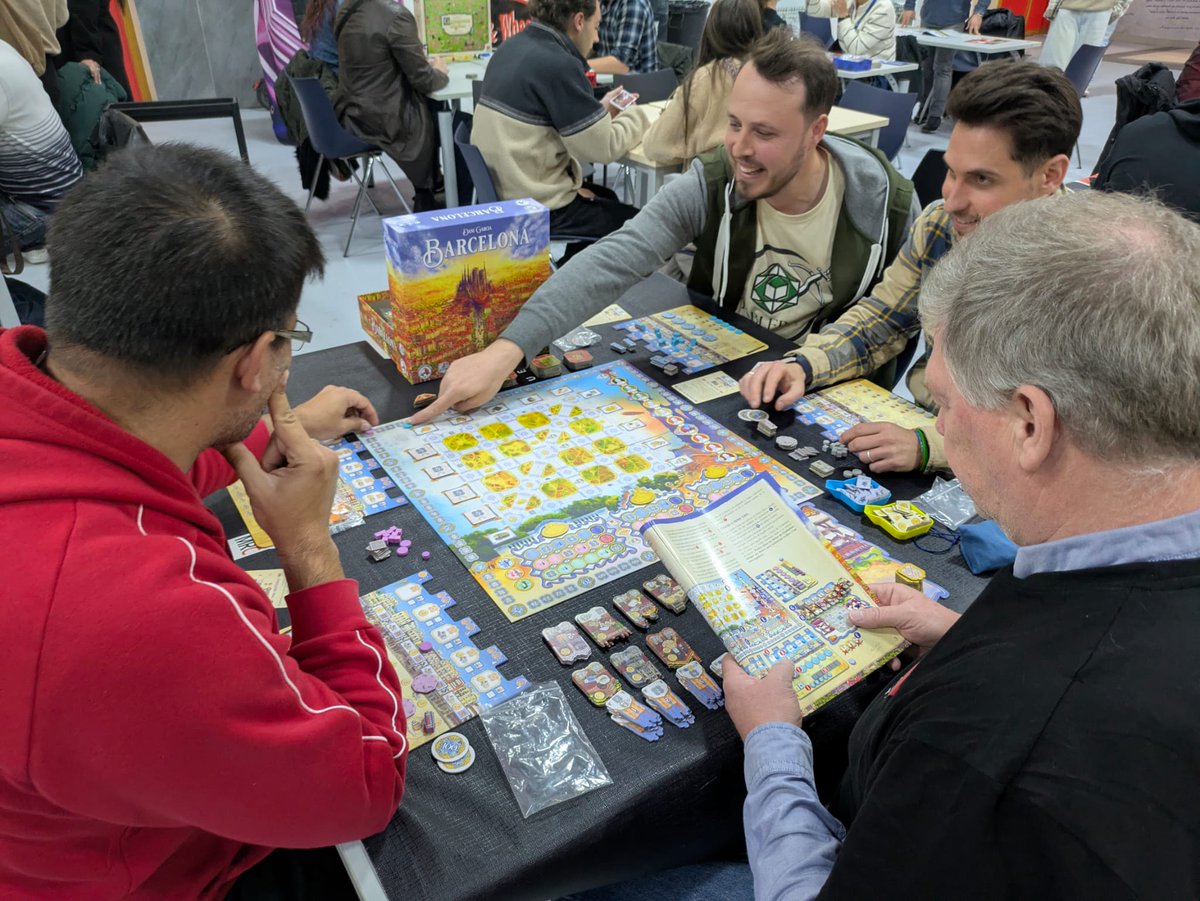 CadizRex's tweet photo. ¡¡Primer día del MecatolFest completado!!  

Ha sido un éxito, con una gran afluencia de visitantes.  
¡Nos vemos mañana sábado para el día 2! https://t.co/4Jn2BOlQpT
