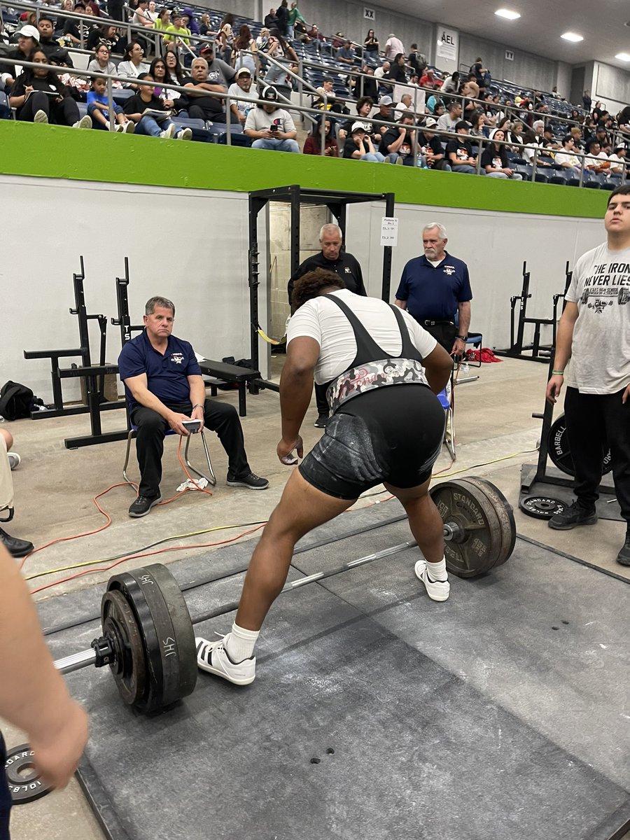 Trevor_Howard10's tweet photo. We have a new STATE CHAMPION AT RICE!! 
John Mendoza is the  Division 3 132lb weight class STRONGEST MAN IN THE STATE!
Total 1355lbs!!!
And 
Keenan Hailey is in the books as a STATE RECORD HOLDER in the deadlift with 620lbs!
Finished with a total of 1675lbs!!
#ProudCoach #Raiders https://t.co/GRsmmbBKua