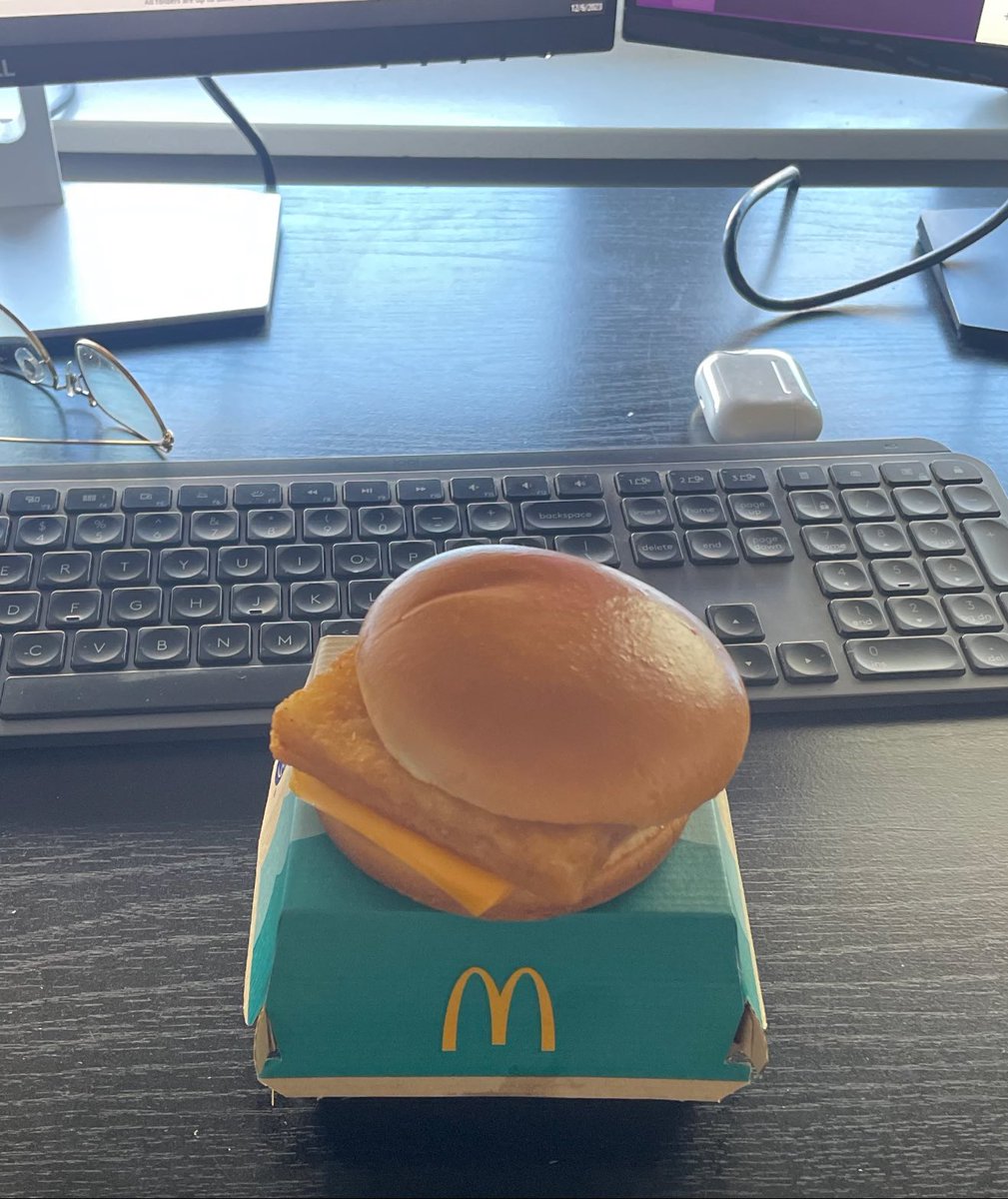 Filet0xFish's tweet image. The interest I owe on these Filet O Fish monthly installments is overwhelming