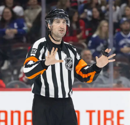 ScoutingTheRefs's tweet photo. Blue Jackets vs. Penguins
Referee: Carter Sandlak #29 
Referee: Chris Rooney #5 
Linesman: Kiel Murchison #79 
Linesman: Kyle Flemington #55 
https://t.co/jZEgxOvenM 
#CBJ #LetsGoPens #CBJvsPIT #NHL https://t.co/Cxkoous3QU