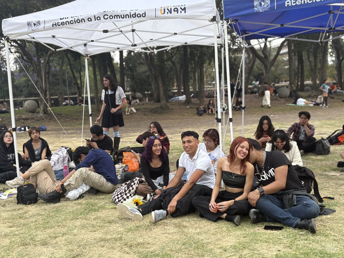 Comunidad_UNAM's tweet photo. 💛🎶¡El picnic y concierto de primavera, se vivió a lo grande en las #IslasdeC.U! 🧺
¡La #ConunidadUNAM disfrutó y bailó al ritmo de todas las bandas que hicieron vibrar el escenario! 🤩 
¡GRACIAS POR SU INCREÍBLE ENERGÍA! ⚡️ https://t.co/cAJOrSUpJs