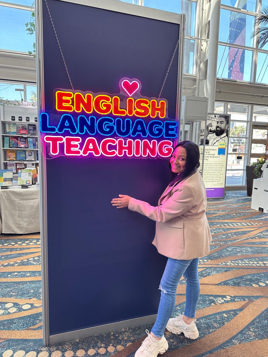 mrsacuna_cr's tweet photo. I love English Language teaching 
Yo amo enseñar el idioma Inglés 
我喜欢教英语
#Grateful #blessed @HHESEagles @shadimatar1 what an amazing experience ♥️ https://t.co/GMRAXnkwSF