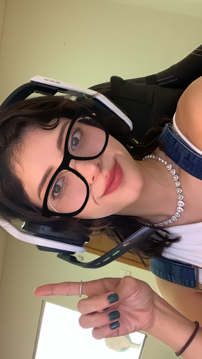 VEN A VERME JUGAR EN EL DEDsafio wuuuuUUU

ESTAMOS DE VUELTA EN TWITCH BABY

twitch.tv/Scuachi