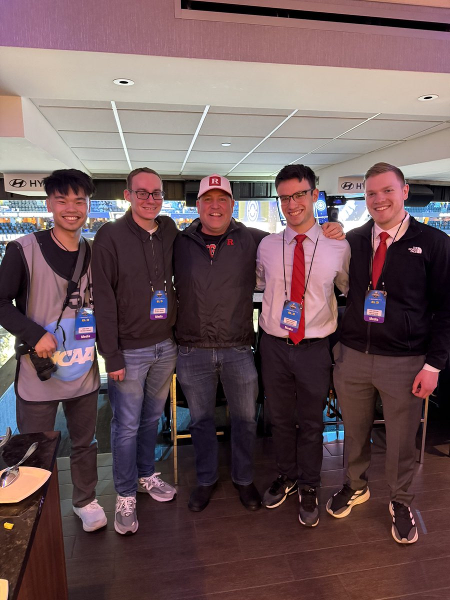 tlb1002's tweet photo. In the HOUSE with @WRSUsports ... Let's GO RU!!! @WellsFargoCtr @RUWrestling https://t.co/HxEsxCkASy