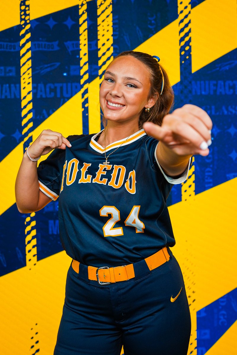 MADDIE MCKAY GRAND SLAM!!

McKay gets her first homer of the season and clears the bases to give Toledo the lead.

T6 | TOL 14, BSU 13