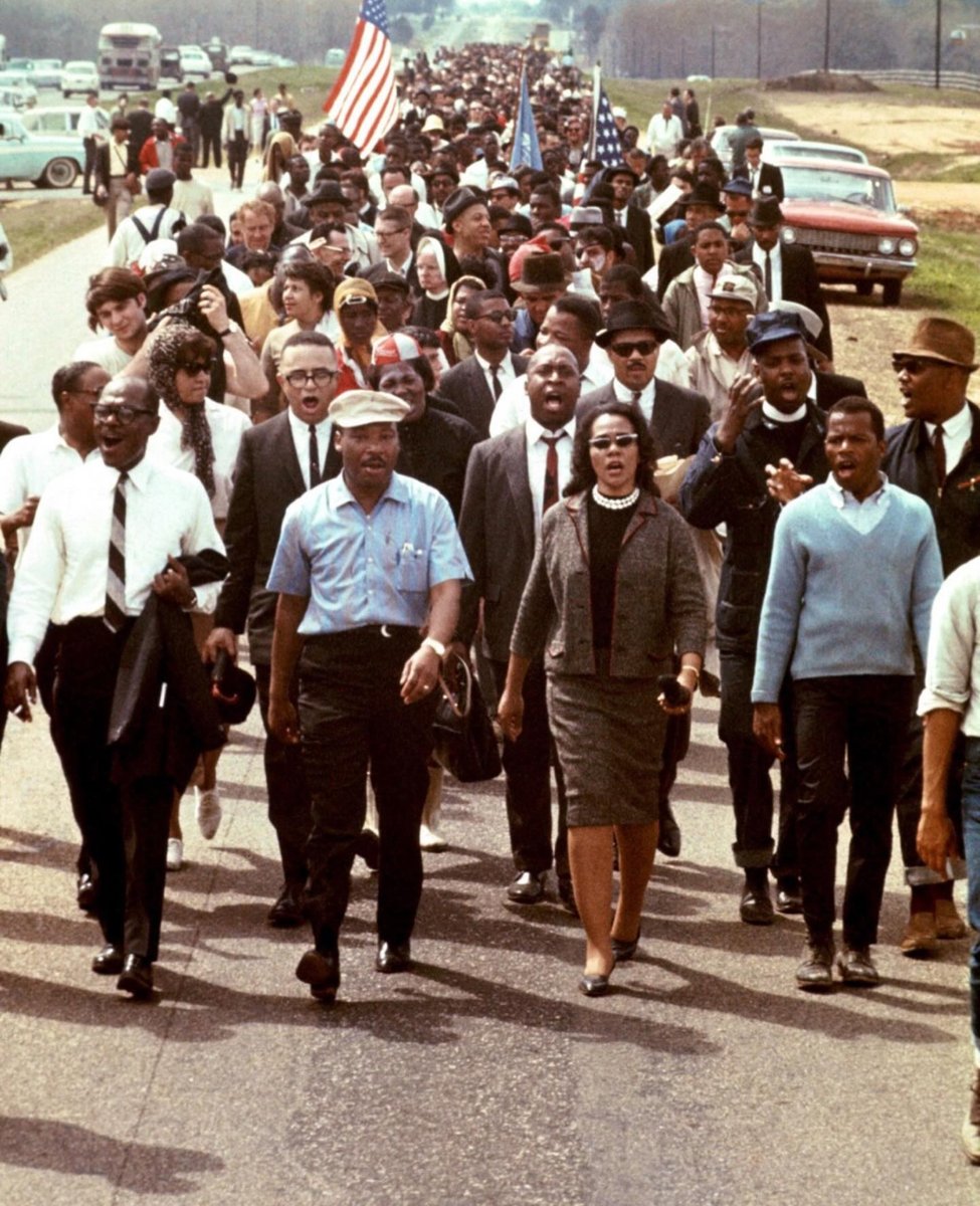 60 years ago today, on March 21, 1965, the third march from #Selma, Alabama to #Montgomery, the state’s capital, began.

An estimated 8,000 people marched from Brown Chapel. However, only 300 were allowed to march on the two-lane highway to Montgomery.

The march took 5 days. By