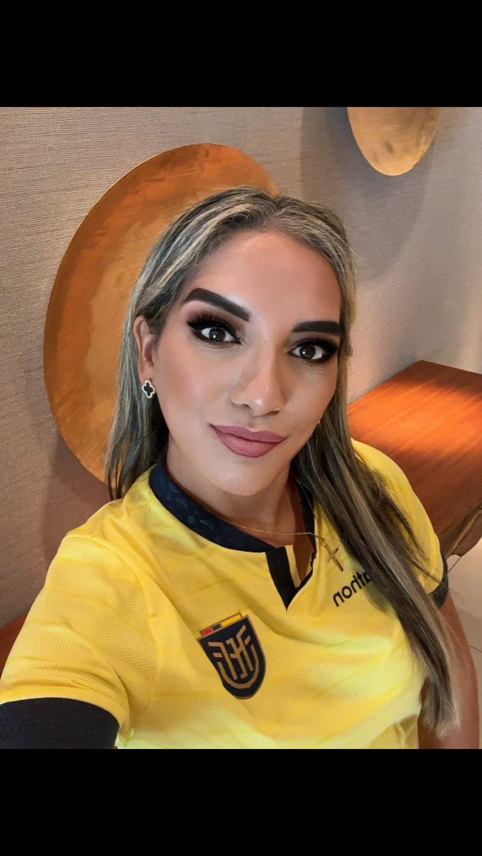 catalina78salce's tweet photo. 💛💙♥️ https://t.co/ndpbbt9eod