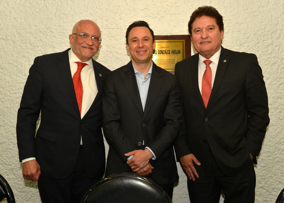 🌟 ¡Nuevo liderazgo en la CANIEM!
El Mtro. Diego Echeverría Cepeda es electo presidente del Consejo Directivo de la CANIEM (2025-2027).

📖 Un nuevo capítulo comienza para la industria editorial mexicana, lleno de oportunidades y compromiso con la cultura escrita.

#CANIEM