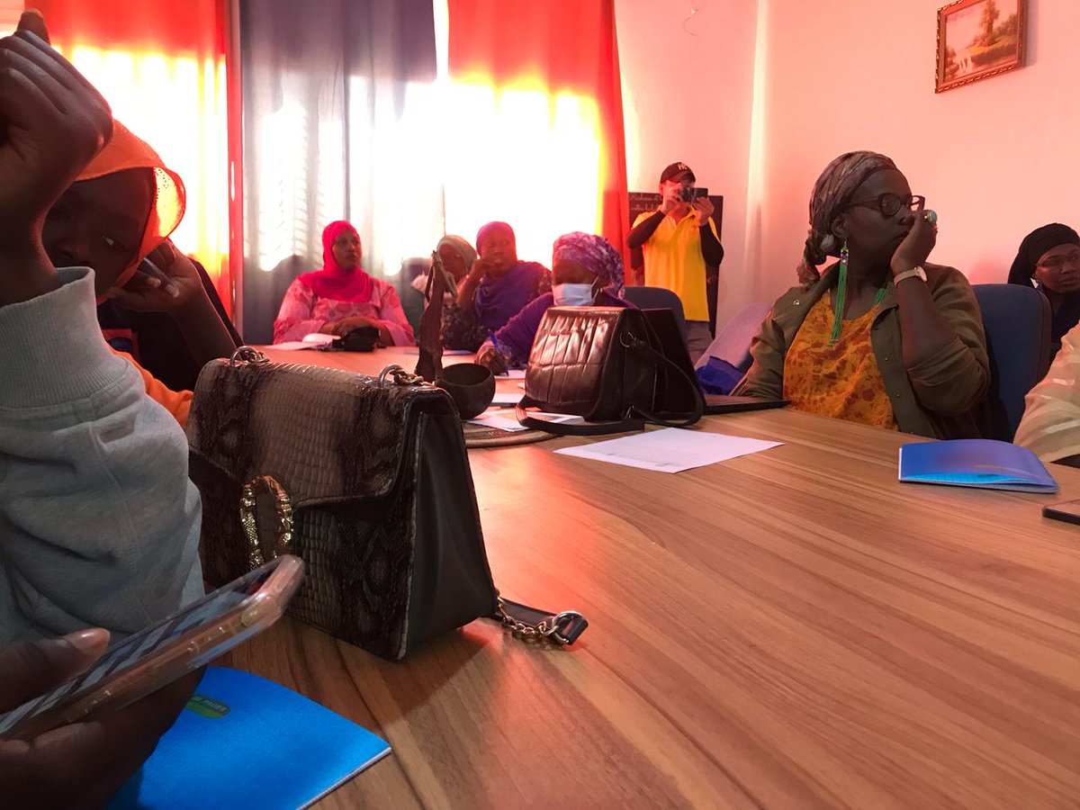 sunuLAB1's tweet image. Sunu’Lab :  
🌱 Clôture de notre formation théorique en maraîchage !

 Félicitations à tous pour votre engagement ! 👏  

🔜 Place à la pratique bientôt  ! 

📩 Pour toute information, n’hésitez pas à nous contacter.  

Merci à tous et excellent week-end ! ☀️  

#SunuLab #