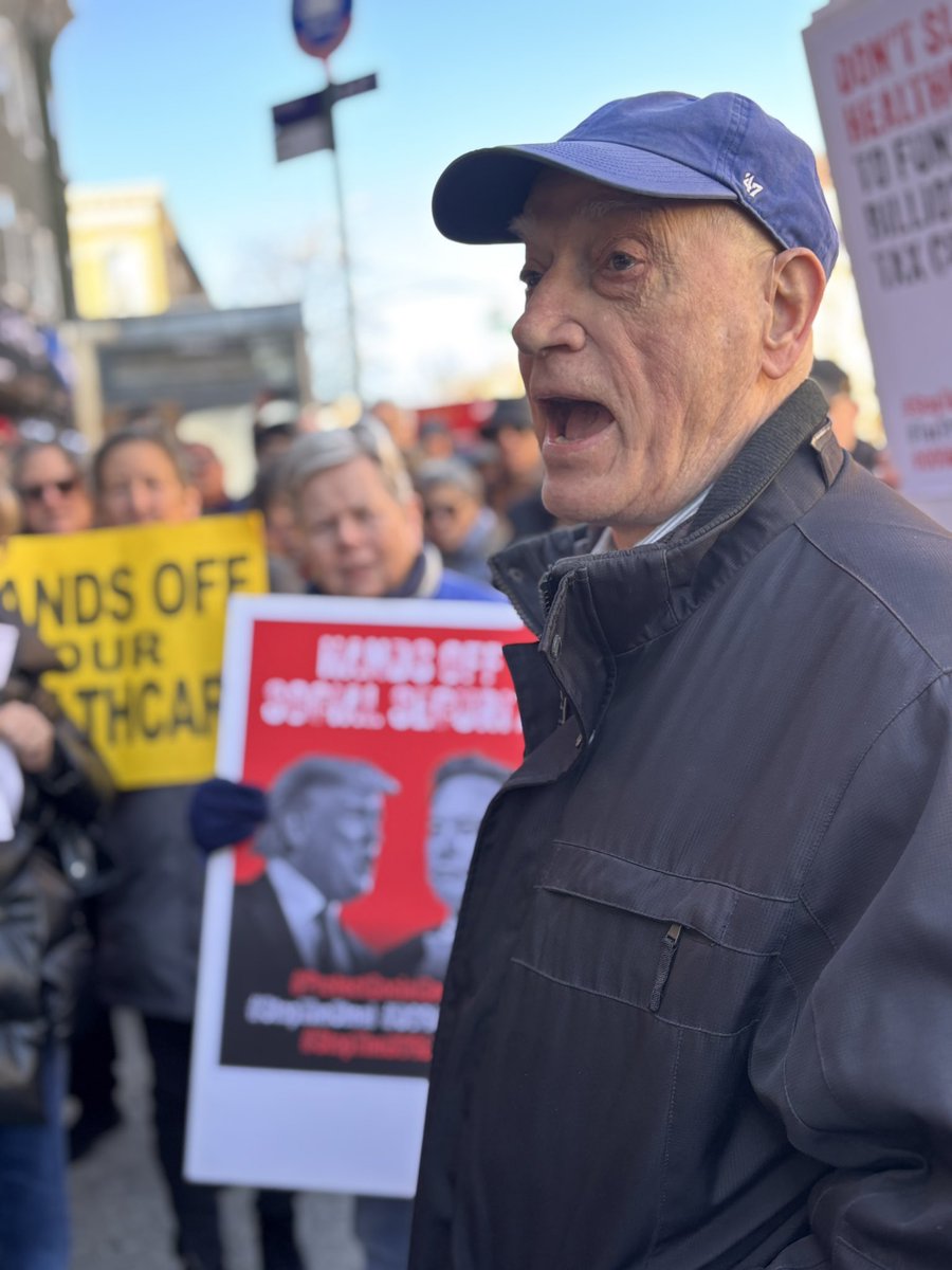 JonGreen73's tweet image. Great energy at rally to protect Medicaid and SNAP outside @RepNicole Malliotakis’s office in Bay Ridge. #Where’sNicole?!?