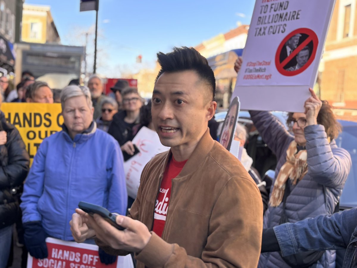JonGreen73's tweet image. Great energy at rally to protect Medicaid and SNAP outside @RepNicole Malliotakis’s office in Bay Ridge. #Where’sNicole?!?