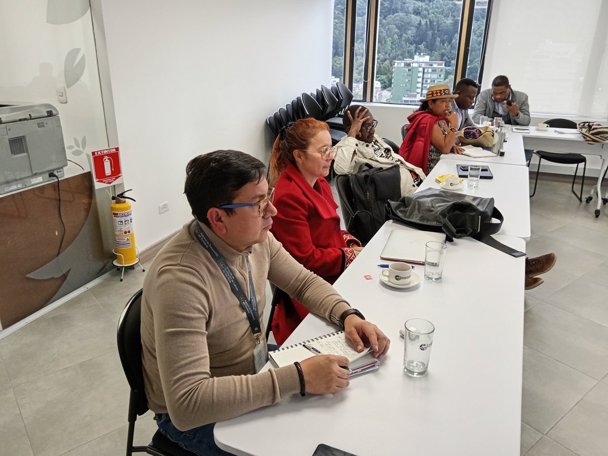 #IEANPEComunica 📢|| Culminamos jornada de trabajo con <a href="/SoySustitucion/">Dirección Sustitución de Cultivos de Uso Ilícito</a> y el acompañamiento de <a href="/UAcuerdoPaz/">Unidad de Implementación del Acuerdo de Paz</a>, donde se fijaron los siguientes compromisos: 
1⃣ Agenda de trabajo para conocer los avances en el proceso de implementación del Programa de Sustitución e inclusión étnica