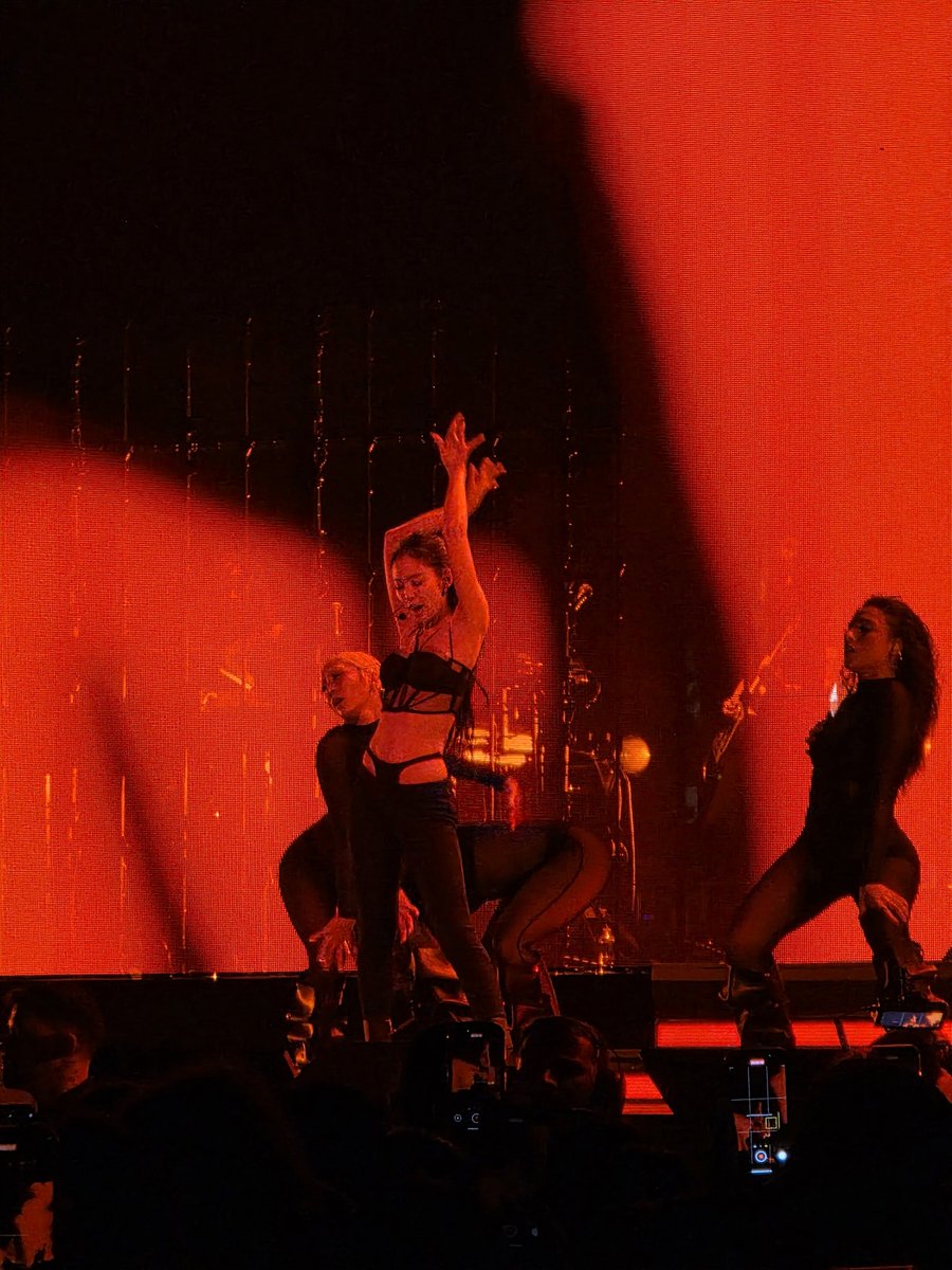 IMBigBangIsVip's tweet image. JENNIE, Ruby experience in Paris ❤️

#JENNIE #RubyExperienceParis