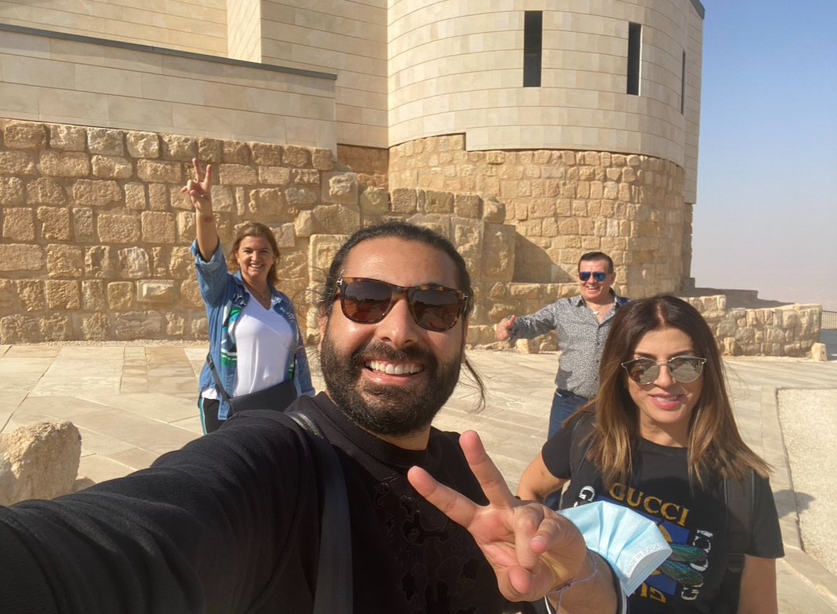 اجتمعنا بمشروع لثلاث أيام، حسّيت كأننا منعرف بعض من ٣٠ سنة.
صوتك، قلبك الطيب، وروحك الحلوة… رح يضلوا محفورين بذاكرتي، واحكي عنهم بكل محبة طول العمر
رح تبقي الهدى الصادقة، الشفافة، والمليانة نور.
الله يرحمك ويجعل مثواك الجنة.
<a href="/HodaChedid/">Hoda Chedid</a>