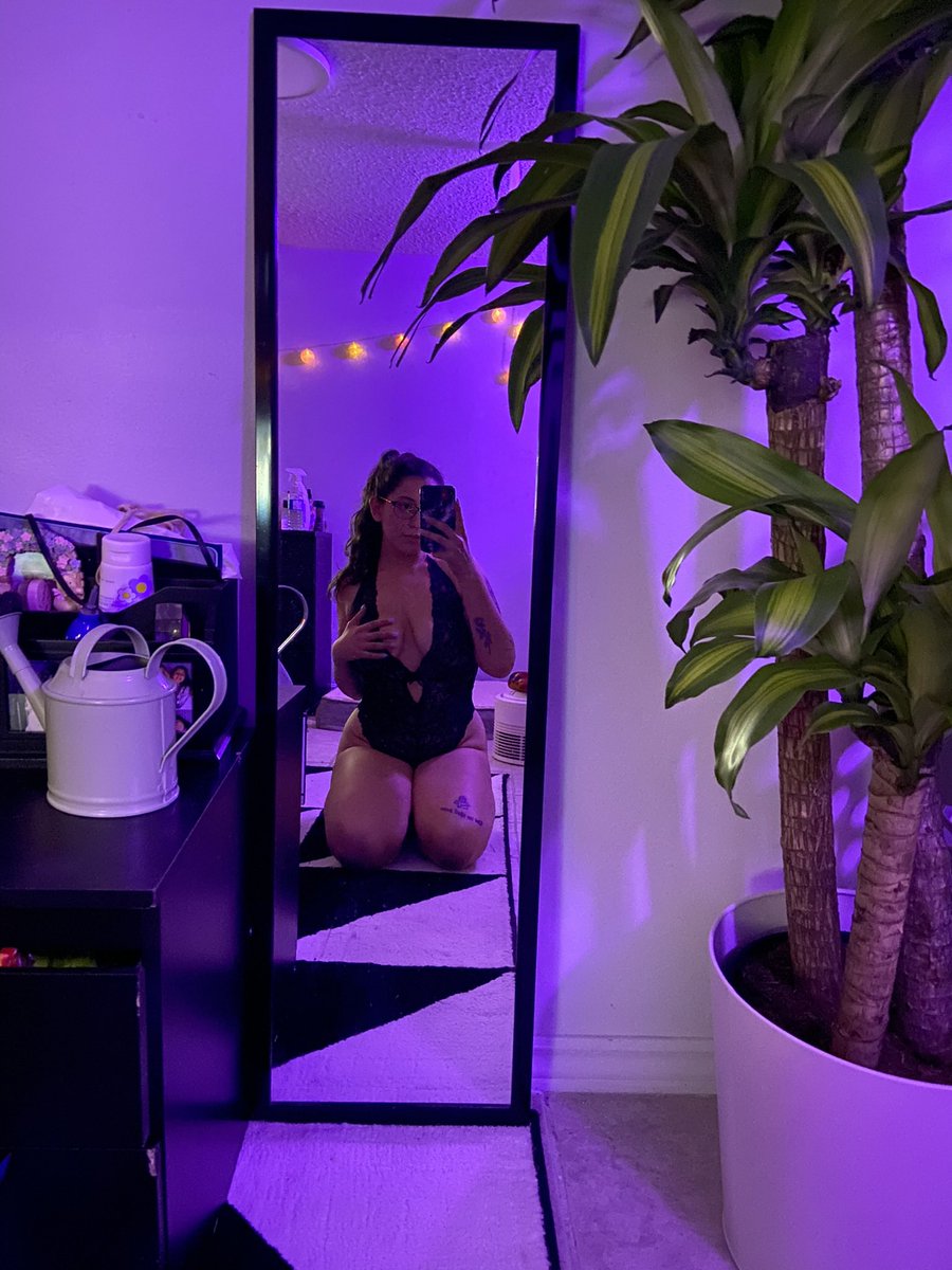 Cum play with me on <a href="/fansly/">Fansly</a> 😋 fans.ly/delilahdickens