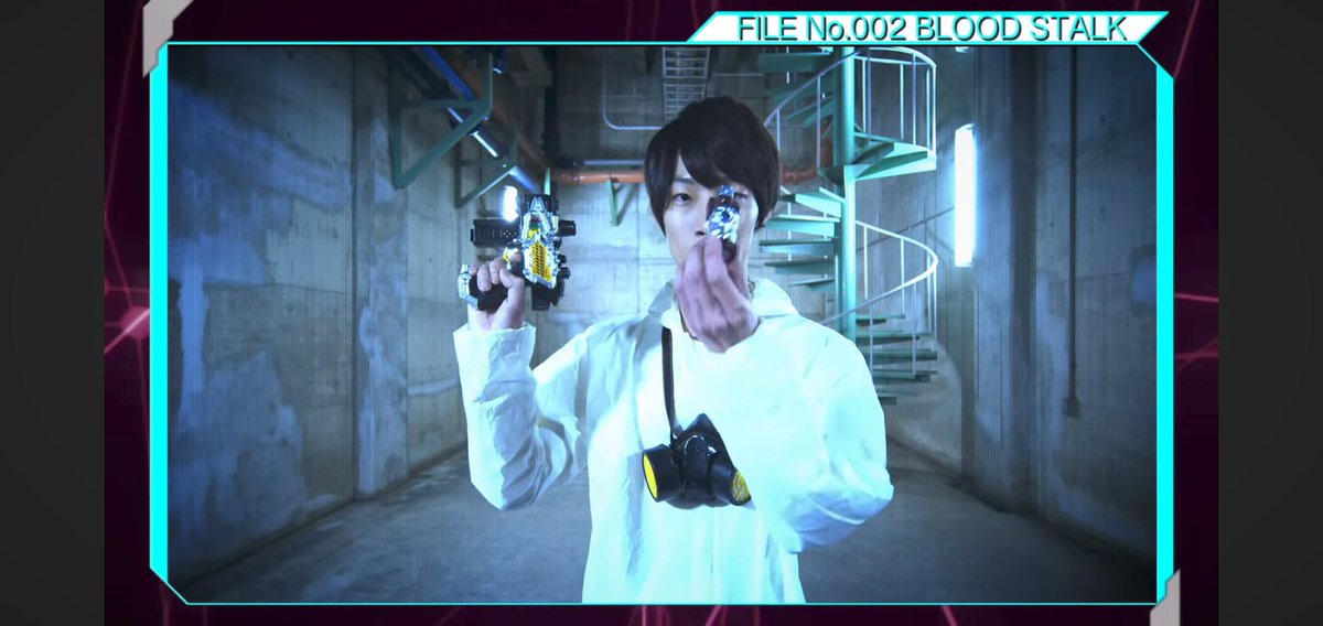 RyYuzury143's tweet image. ＃仮面ライダービルド
　#ProjectBUILD
トランスチームガンで、ファウスト幹部の一体、ブラッドスタークに変身、こと«蒸血»。そのシステムはライダーのライバルとして生まれた葛城巧の発明品だった。しかし、何でわざわざそんな巧妙な技術を使ってまで敵対的な存在をプログラムしたんだろう？