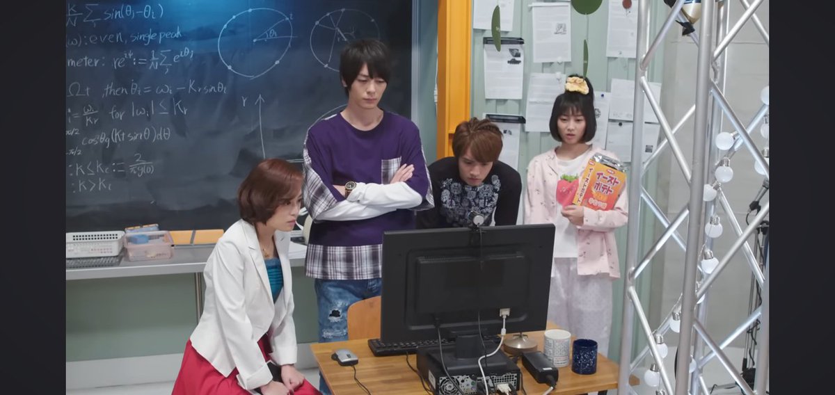 RyYuzury143's tweet image. ＃仮面ライダービルド
　#ProjectBUILD
トランスチームガンで、ファウスト幹部の一体、ブラッドスタークに変身、こと«蒸血»。そのシステムはライダーのライバルとして生まれた葛城巧の発明品だった。しかし、何でわざわざそんな巧妙な技術を使ってまで敵対的な存在をプログラムしたんだろう？