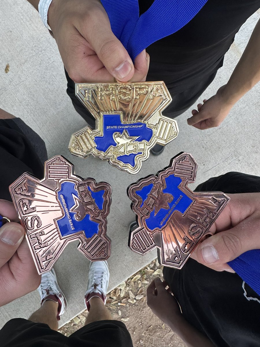 CoachTonyRamon's tweet photo. THSPA State Championship- London boys finish 6th as a team. #CCLondonPower #LiftHeavy https://t.co/oxnOBVOWjE