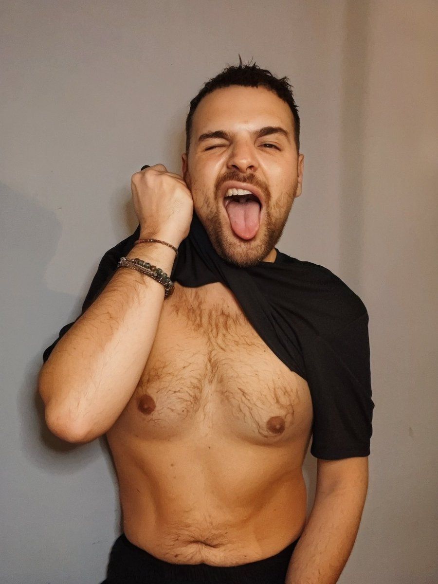 È stata na fatica,ma mi piaccio finalmente 😜
#bodypositivity