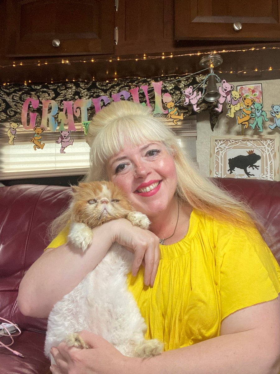 New blog post! I thought about things that have been therapeutic for me over the past year. What I have done to grieve the loss of my beloved Feline Overlord. queerfatfemme.com/2025/03/21/gri…