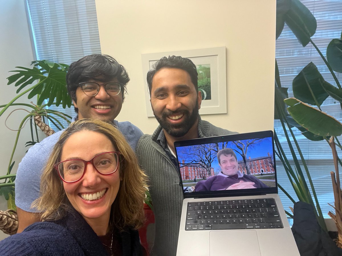 And our <a href="/sabeti_lab/">sabeti_lab</a> #authorselfie @krithiktweets @sameed w/ the amazing #michaelmitzenmacher <a href="/_albertgu/">Albert Gu</a> #Lyra