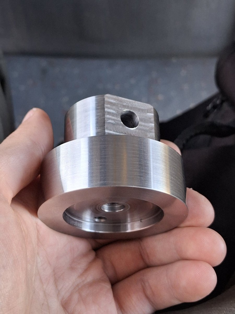 Distribuidor de propulsantes, en progreso.