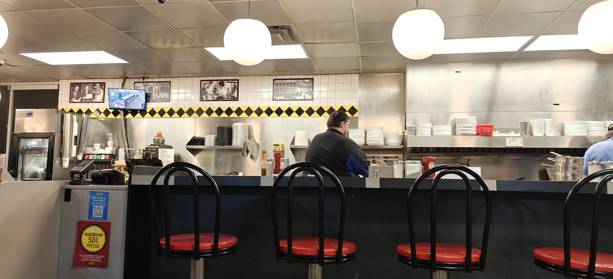 Only one place to eat tonight 
<a href="/WaffleHouse/">Waffle House</a> <a href="/TroyTrojansMBB/">Troy Trojans MBB</a> #TakeTheStairs <a href="/CBS_42/">CBS 42</a> <a href="/MarchMadnessMBB/">NCAA March Madness</a> Let's go Troy <a href="/TroyTVNews/">TROY TrojanVision</a>