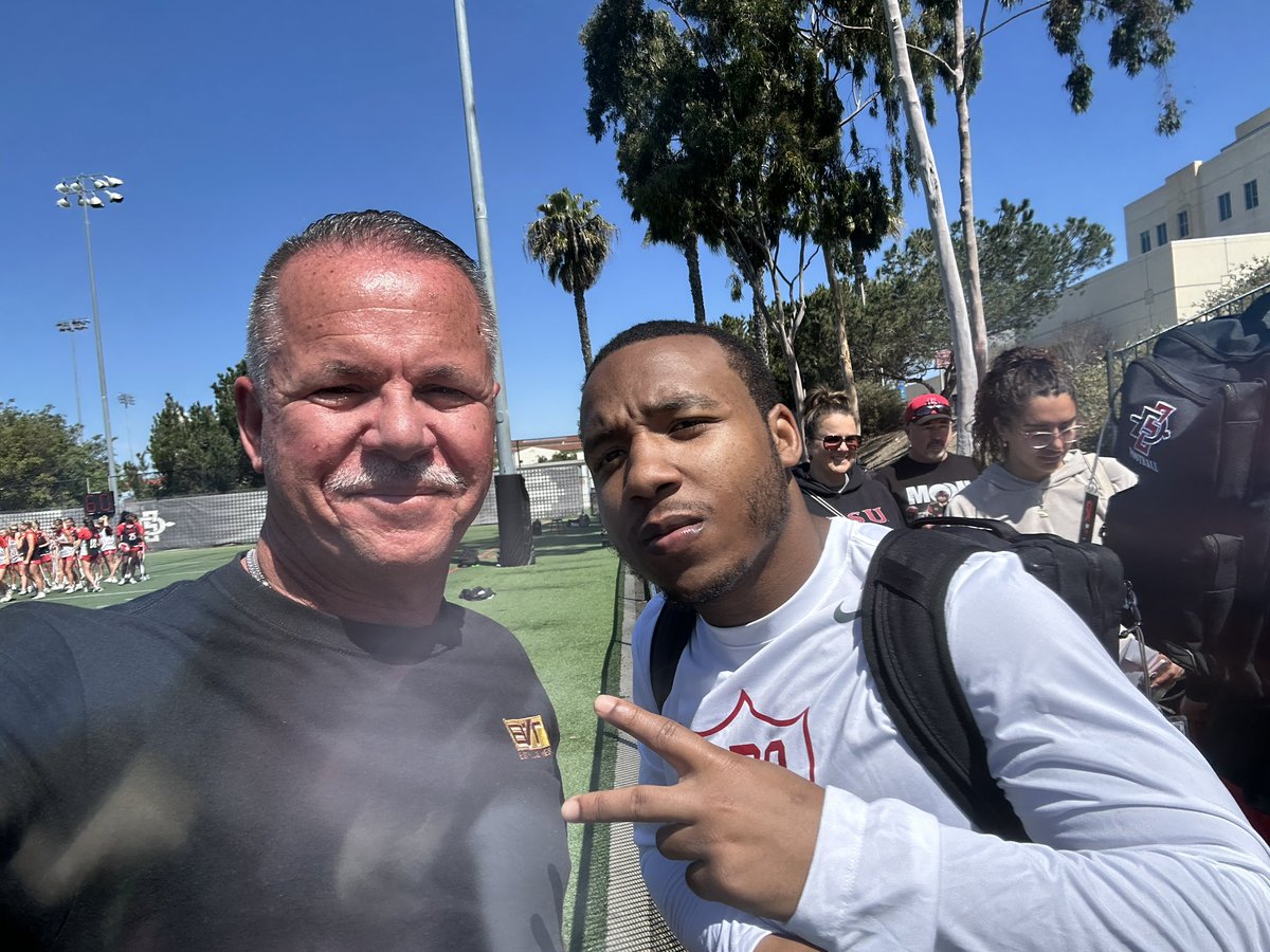Don De Mars Photography (@dondemarsphoto) on Twitter photo 2025 <a href="/AztecFB/">San Diego State Football</a> Pro Day 🏈 Sure appreciate these guys taking the time to sign my photos for me. <a href="/ryanwint54/">Ryan Wintermeyer</a> <a href="/moon_man505/">Cody Moon</a> #MichaelHarrison <a href="/quez__15/">Marquez Cooper</a> 2025 <a href="/AztecFB/">San Diego State Football</a> Pro Day 🏈 Sure appreciate these guys taking the time to sign my photos for me. <a href="/ryanwint54/">Ryan Wintermeyer</a> <a href="/moon_man505/">Cody Moon</a> #MichaelHarrison <a href="/quez__15/">Marquez Cooper</a>