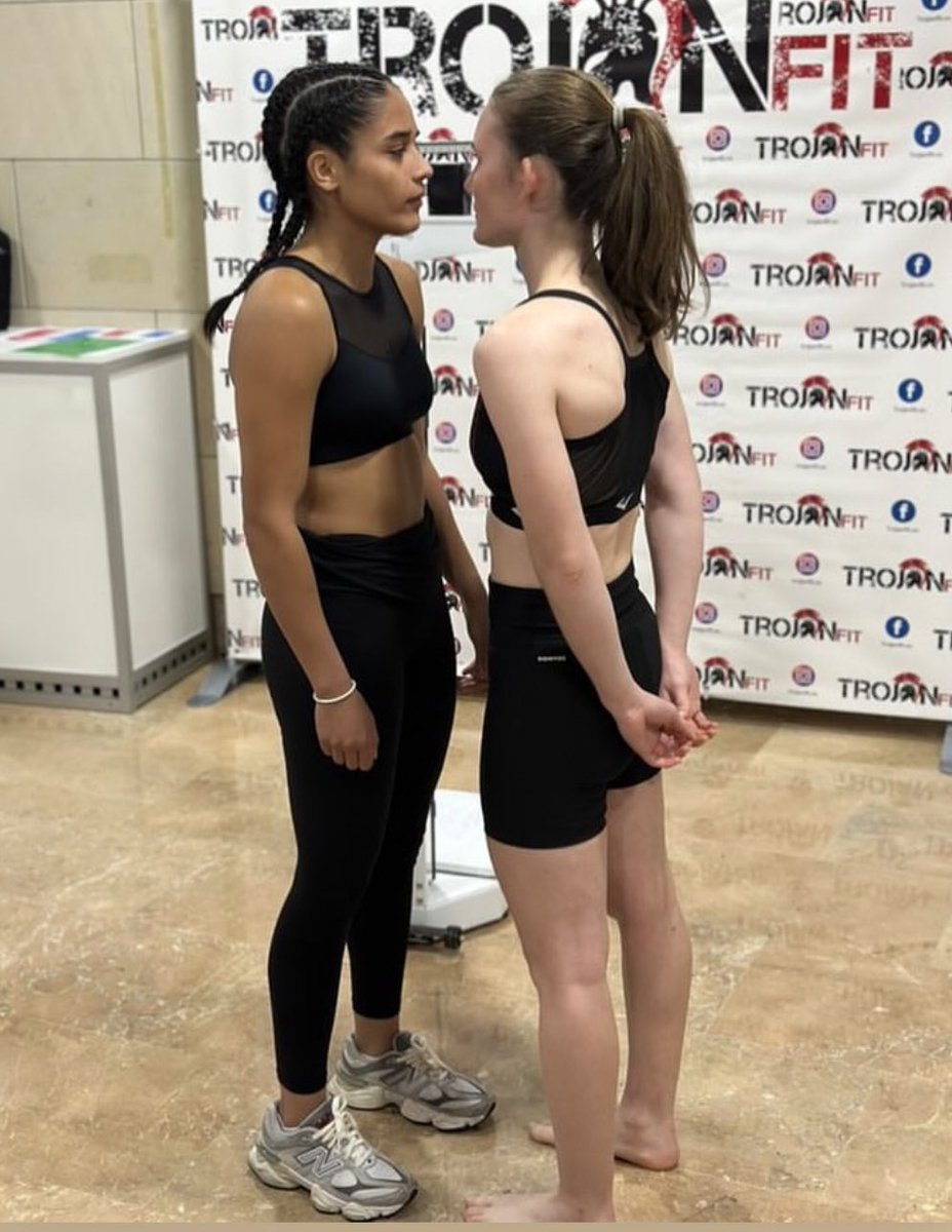 BoxingMBeauty's tweet photo. Tiana Schroeder 51.1kg 🇨🇦🇮🇹 
Sara Orszago 51.9kg 🇭🇺 
Saturday in Spain 
📸 @RobbieFlynn1 https://t.co/CAXKcZDUWS
