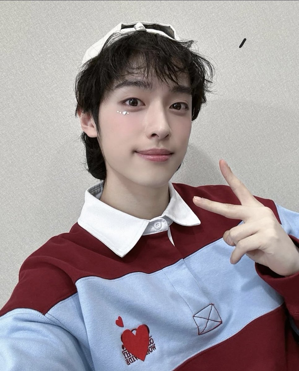 PLENAVIS's tweet image. pretty puppy checking in.