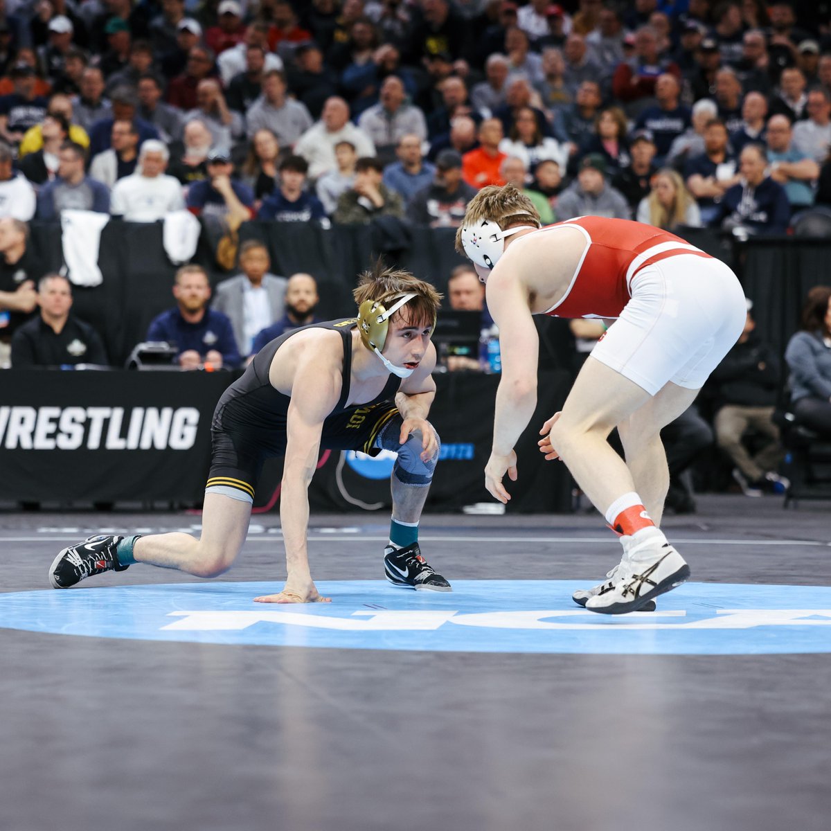 Finals. 35 straight years. 

133 SF | #2 Drake Ayala (Iowa) dec. #14 Zan Fugitt (Wisconsin), 6-1

#Hawkeyes