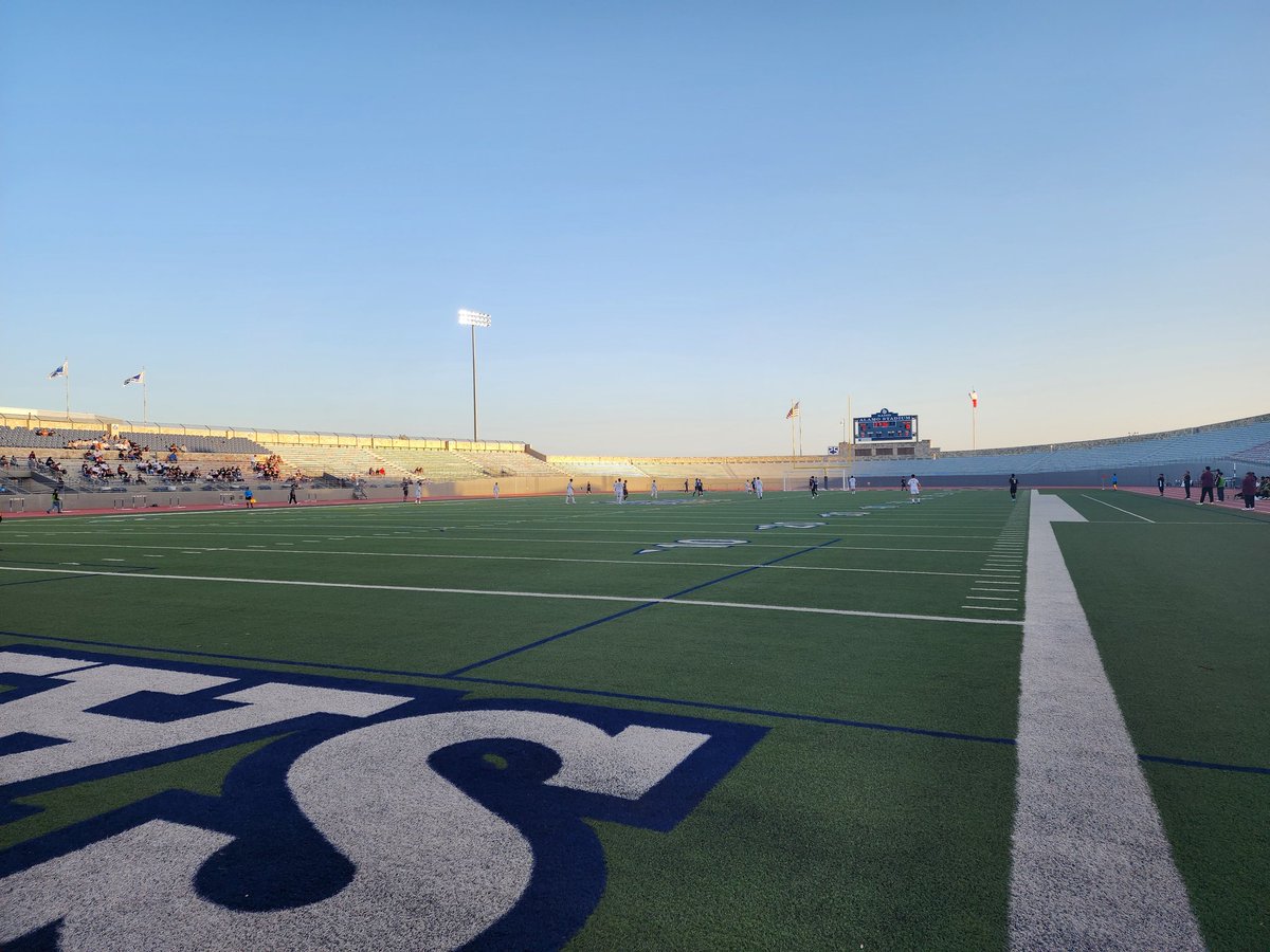 CoachJLozano's tweet image. Perfect evening for the INDIANS!! 1st round of the soccer playoffs! #LINSA #EDC