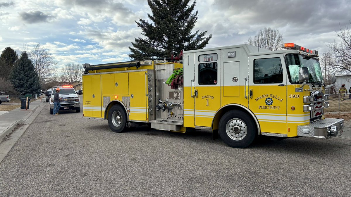 The Idaho Falls Fire Department responded to a structure fire on the 2000 block of Dalmatian Drive Friday evening. Read more: idahofallsidaho.gov/CivicAlerts.as…

#IFFD #IdahoFallsFire