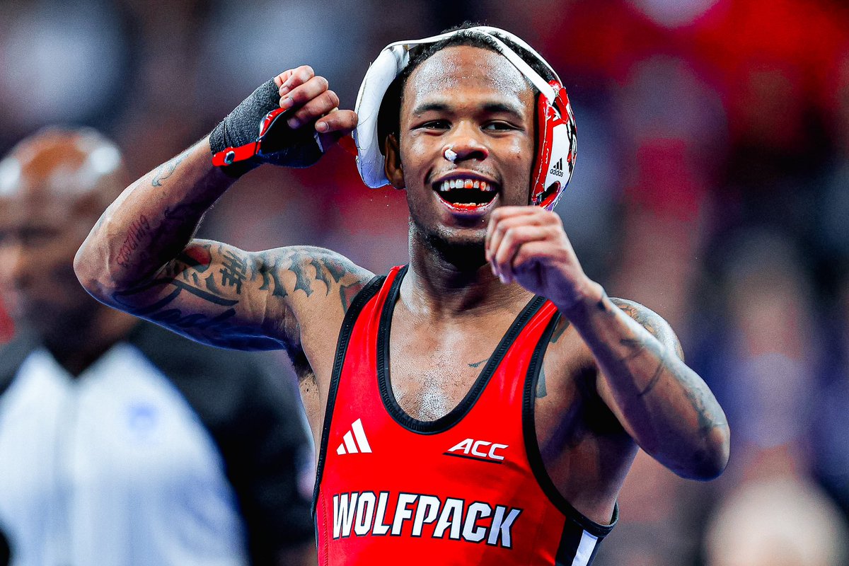 PackWrestle's tweet photo. Dream chasin’ 🤩

#PackMentality || #NCAAWrestling https://t.co/UIi3Sj3k8V