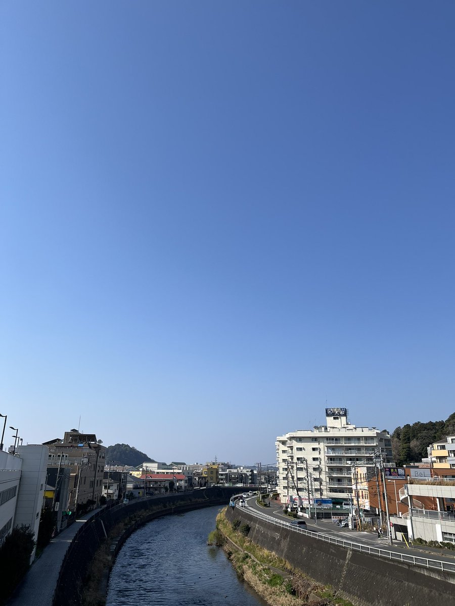 おはようございます😊
鎌倉市大船青空が広がっています🟦
現在15℃☀️日中はもっと上がっていきそう⤴️

いよいよ今日は
🪑椅子組み立てたい会🪑
みんな張り切っています💪🤣

#企業公式が地元の天気を言い合う 
#企業公式相互フォロー 
#鎌倉市 #大船 #就労移行 #障害者雇用 #精神疾患 #発達障害
