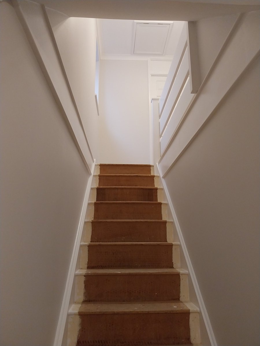 Landing and staircase completed, lounge and hallway next on the target list.
#decorating #Orpington #happycustomer