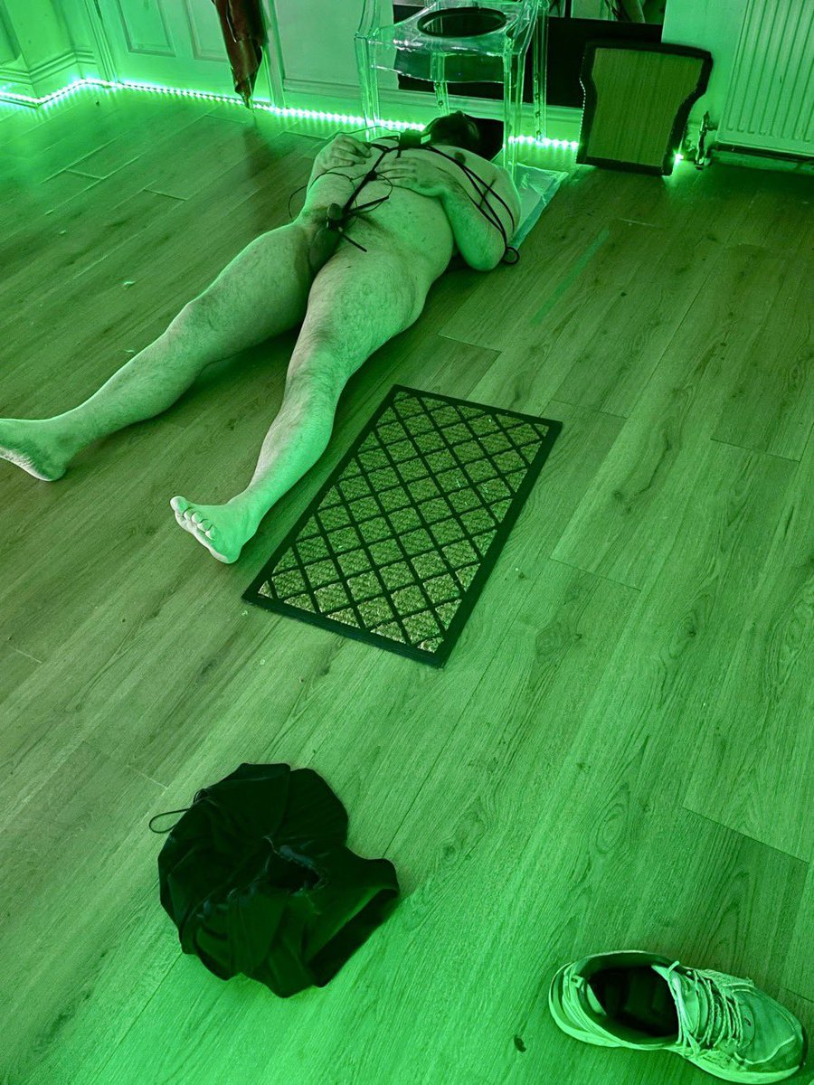 My #humantoilet laying under My toilet chair 💩💩😈😈