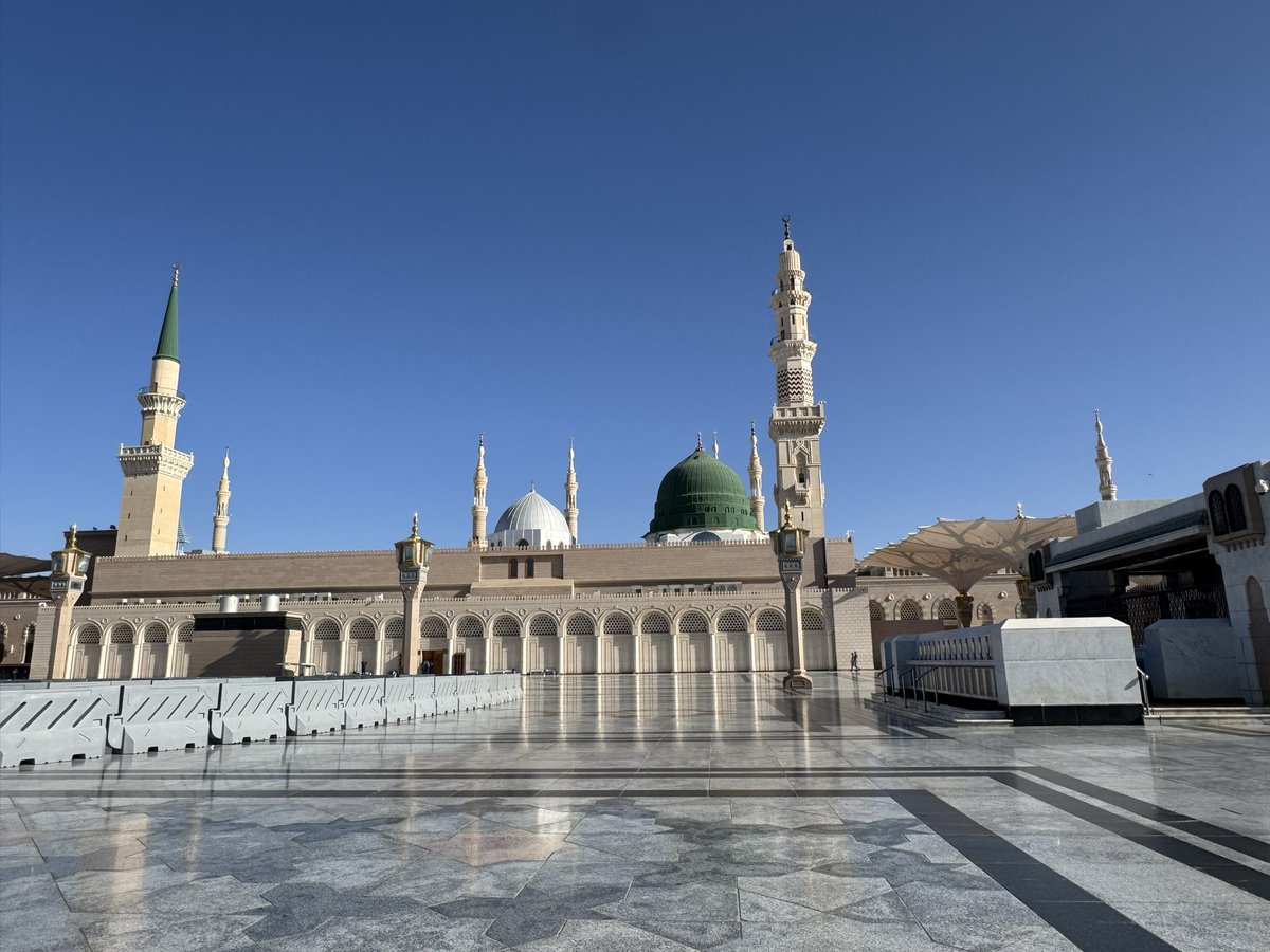 Alhamdulillāh visited Masjid al-Quba for the reward of an accepted Umrah as promised by Rasūlullāh ﷺ. 

Then visited Uhud Sharīf &amp; Sayyid as-Shuhada. 

Then visited with Rasūlullāh ﷺ. 

Subhān Allāh a beautiful and spiritually energising morning.