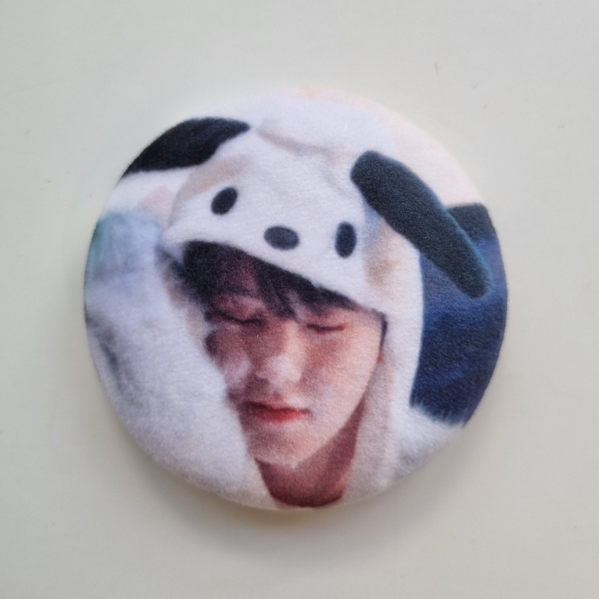 럭드 결과
3등 액자
5등 말랑 핀버튼
근데 말랑 핀버튼이 너무 예뻐ㅜㅠㅜㅜ
#웰컴투_런냥이네_케이크가게
#런쥔 #RENJUN