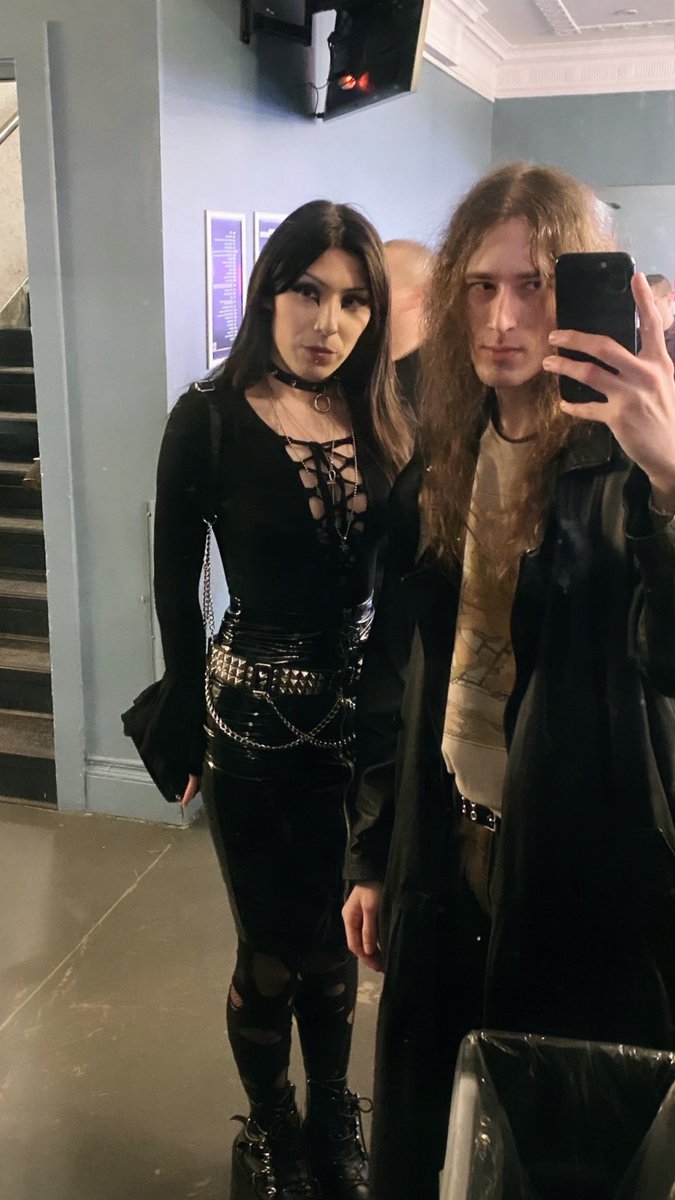 guys omg look it’s moongazer!!!!