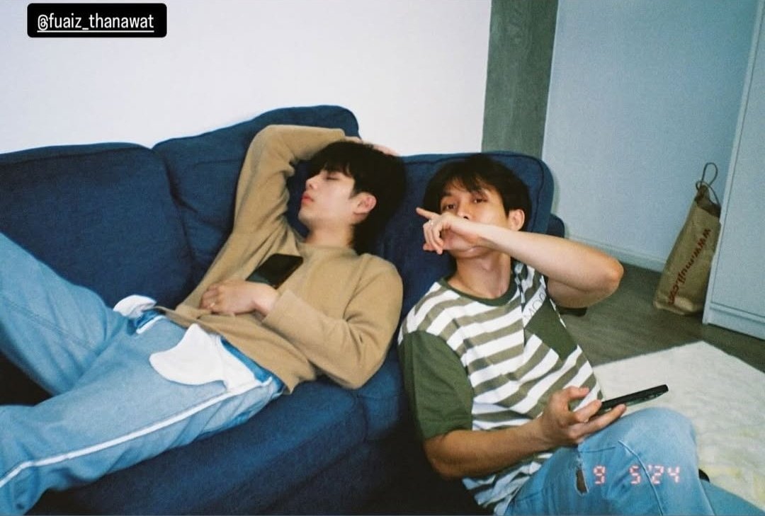eiatousian's tweet photo. #Basfuaiz   #Basvpr  #FuaizThanawat 

I'd like to sit                               when you're 
next to you                                 awake,it's
when you're                              better for us
 sleeping,               but               to be apart https://t.co/SP2ZuBJWMG