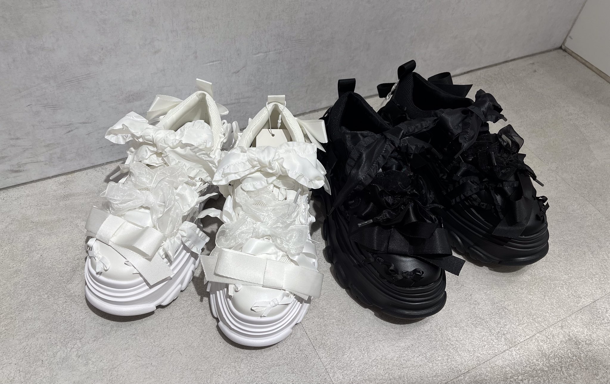 merry jenny真中まなribbon ribbon ribbonスニーカー 真中まな コラボ】ribbon ribbon ribbonスニーカー｜メリー