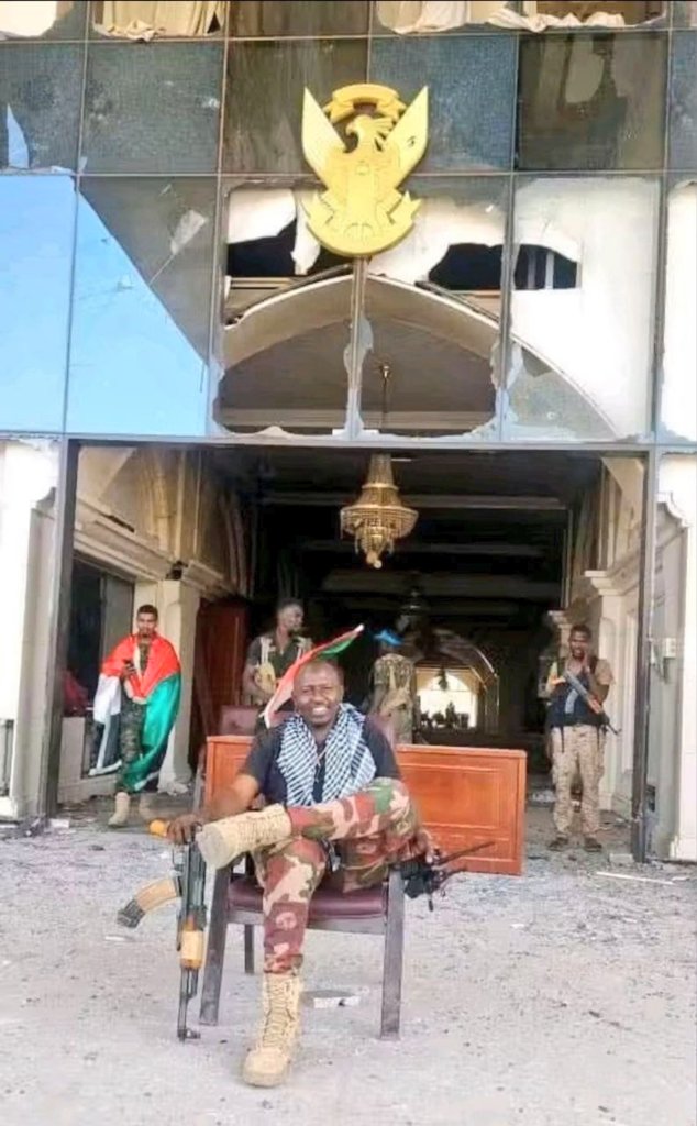 hshmlshhry33's tweet photo. Yahya Sinwar's spirit alive in Sudan after the Sudanese Armed Forces retook the presidential palace in Khartoum from the UAE-backed RSF this morning. https://t.co/yapfpUjQrP