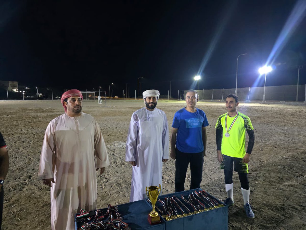 Ahlydout's tweet photo. حصل اللاعب عبدالعزيز بن أحمد البادي على ��ائزة أفضل حارس مرمى في البطولة. 

#فريق_أهلي_دوت_الرياضي https://t.co/xMDEqOv672