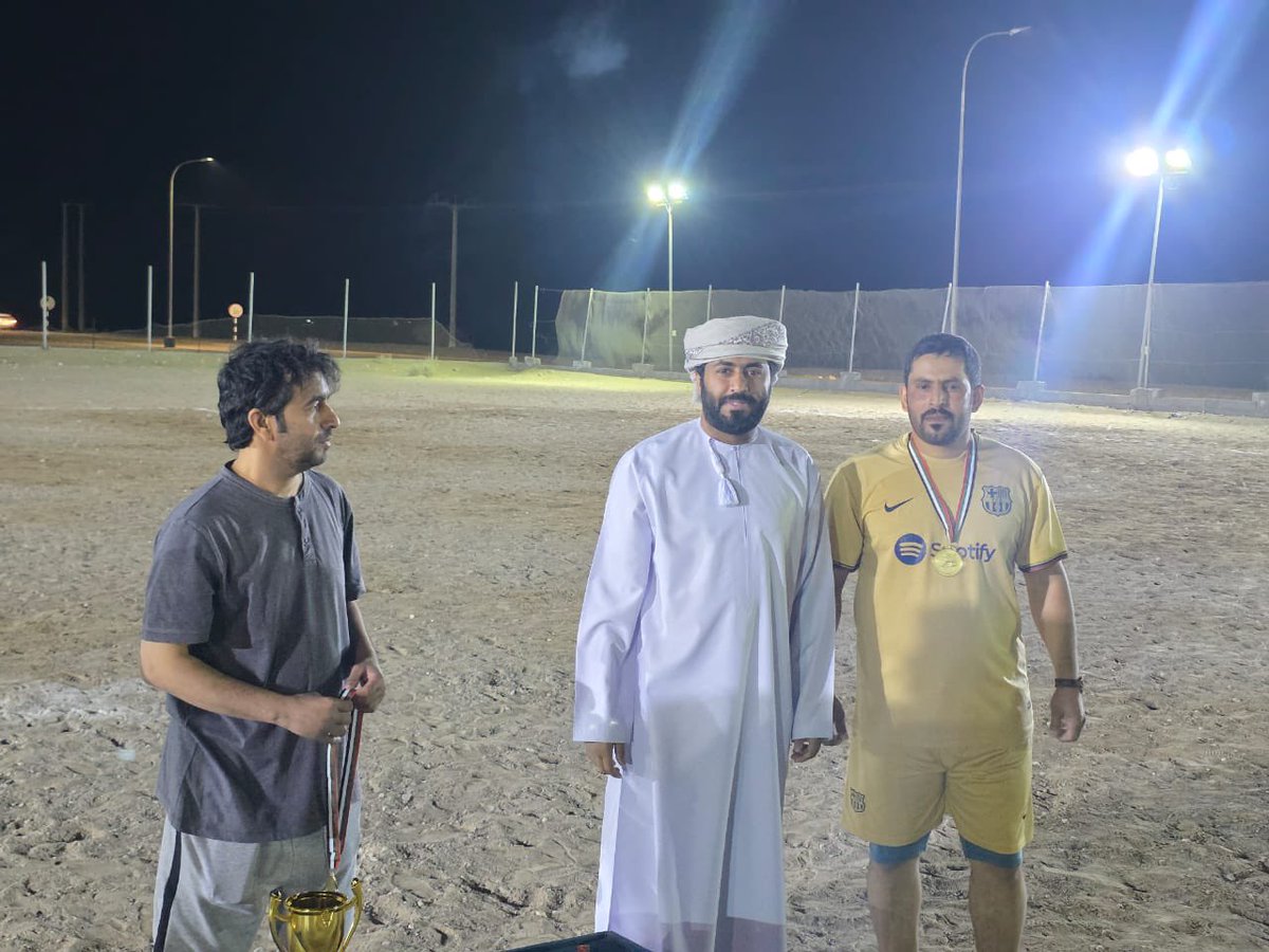 Ahlydout's tweet photo. جانب من توزيع الميداليات على المنظمين واللاعبين 

#فريق_أهلي_دوت_الرياضي https://t.co/CpXalXS9VJ