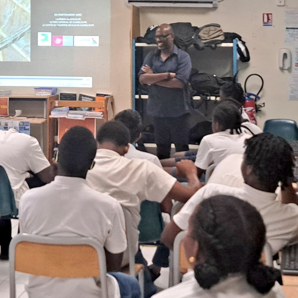 GertyLycee's tweet photo. Une riche semaine du Créole autour de la valorisation et du partage de la Culture et du Développement Durable.
Bravo aux organisateurs et merci à Sinnoval mais aussi Daniel Nlandu Nganga réalisateur du film "Guadeloupe, le papillon d'émeraude", Didier Manette, Patrick Solvet... https://t.co/uWX7j9FJPX