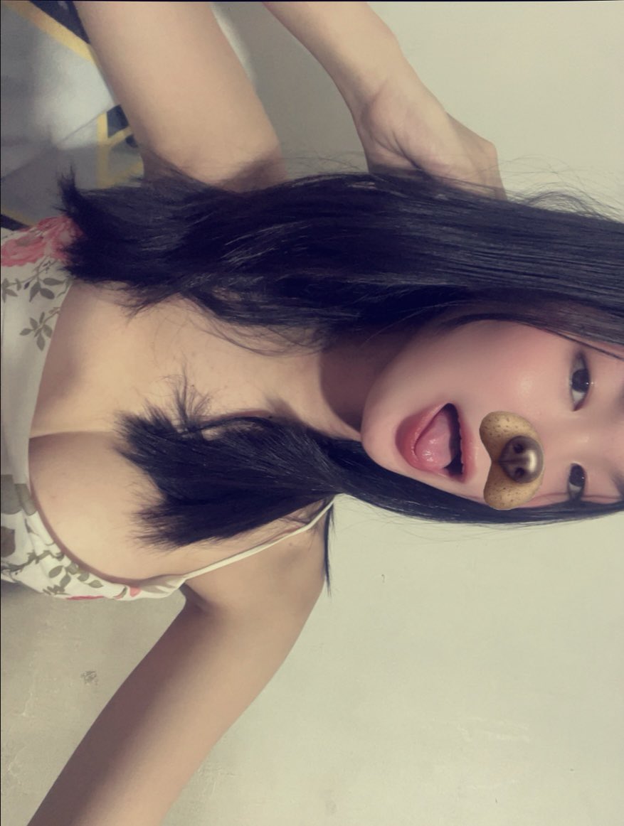 chinitashyra's tweet photo. Can i be ur puppy so i can bite ur dick everyday🫣🥰 https://t.co/K5uFHhKRIA