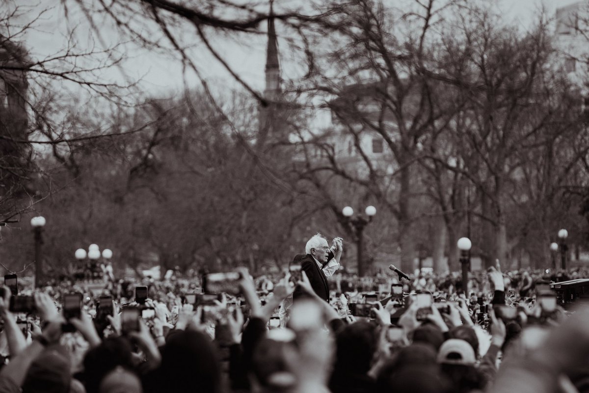 TrevorFrench93's tweet photo. Photos of @AOC &amp; @SenSanders tonight in Denver, CO on their fighting Oligarchy tour. https://t.co/LrLiwTBh9e