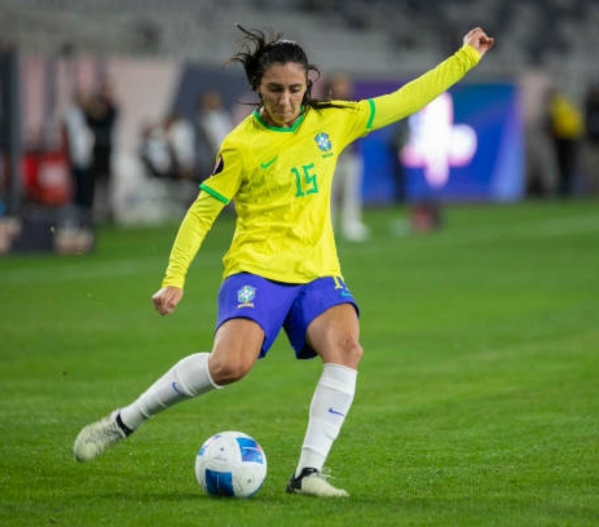 _Central_Do_Fut's tweet photo. @aeudoarda É a JB10 das @GuriasColoradas e já já ela vai reencontrar o seu Verdão no @BRFeminino Eduarda https://t.co/xwXmRCFddH