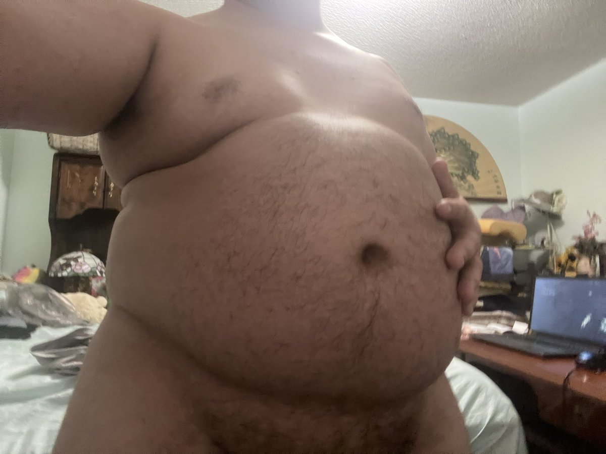 Lee23676479's tweet photo. Full of pasta with soup, can you tell?

#weightgain
#gaygainer
#moobs
#stuffed
#fatpad
#malefat
#gayfat
#belly
#gut https://t.co/z4VIOjxoeg